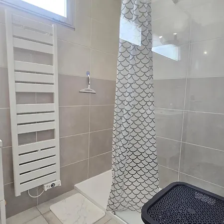 Ac With Balcony In Saint-raphael *